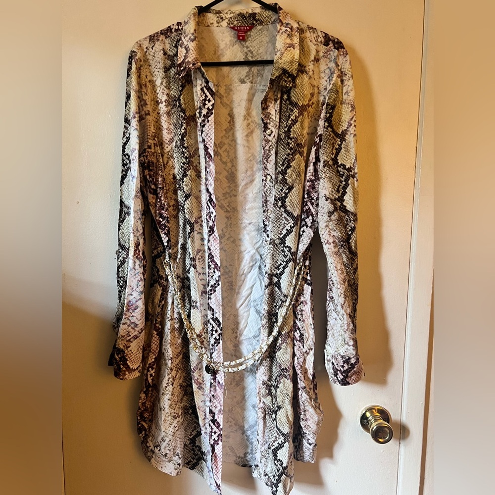 Nice top. Used only once 
Length top down 37 inches
